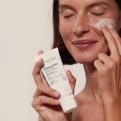 Routine Peau Sensible -Yogaye Ventas MODEL DETOXMASKWITHCREAMYPINKCLAY e9d4eaa9 4529 4d56 ae7d 5f1867c7d9bf