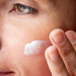 Remineralist Daily Moisture -Yogaye Ventas PDP image remineralist daily moisture model 1