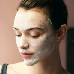 Pumice Peel -Yogaye Ventas PDP pumice peel model 1