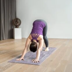 Esterilla Para Yoga Y Pilates Ganges - 6 Mm -Yogaye Ventas ganges lila lifestyle